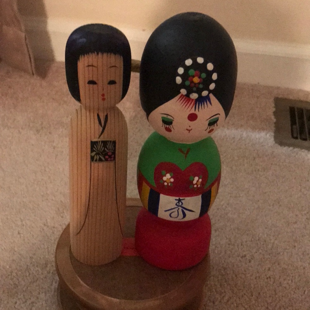 2 Wooden Japanese Geisha dolls!